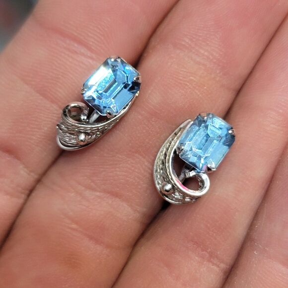 Van Dell Sterling Silver Blue Crystal Screwback Earrings - Picture 7 of 11